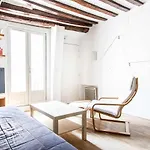 Charming 2 Rooms Near Republic