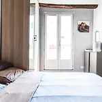 Charming 2 Rooms Near Republic
